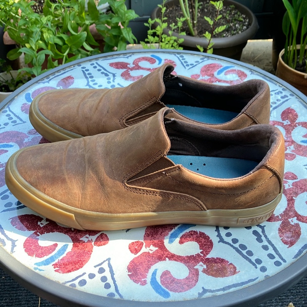 SeaVees Men's Brown Slip-On Shoes - Picture 2 of 7